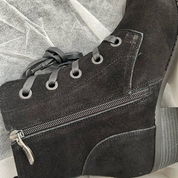 Aqua Diva Darie Waterproof Bootie size 8.5 Lace up They run small. NIB - Picture 11 of 11